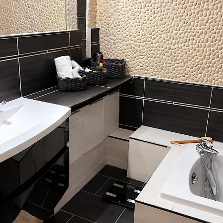 De Luxe Avec Piscine Privee Et Jardin